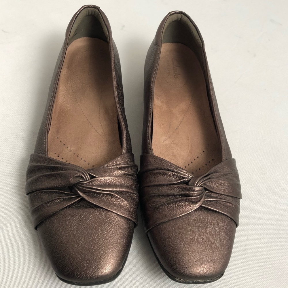 Clarks chateau manor bronze leather flats 12